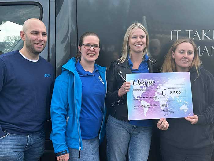 JCI Leuven overhandiging cheque 2750 euro aan Ark van Pollare